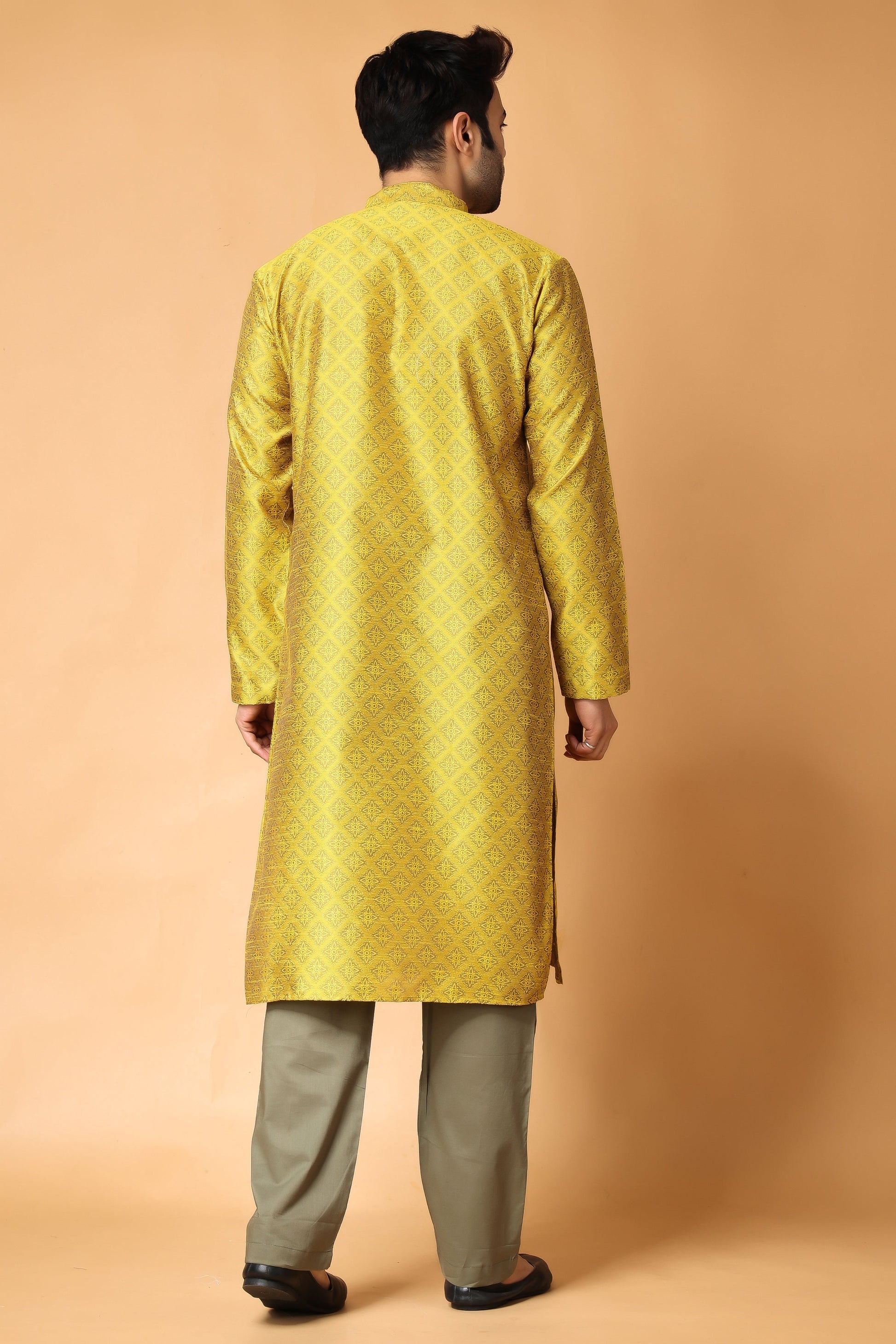 Men's Kurta and Pyjama Set