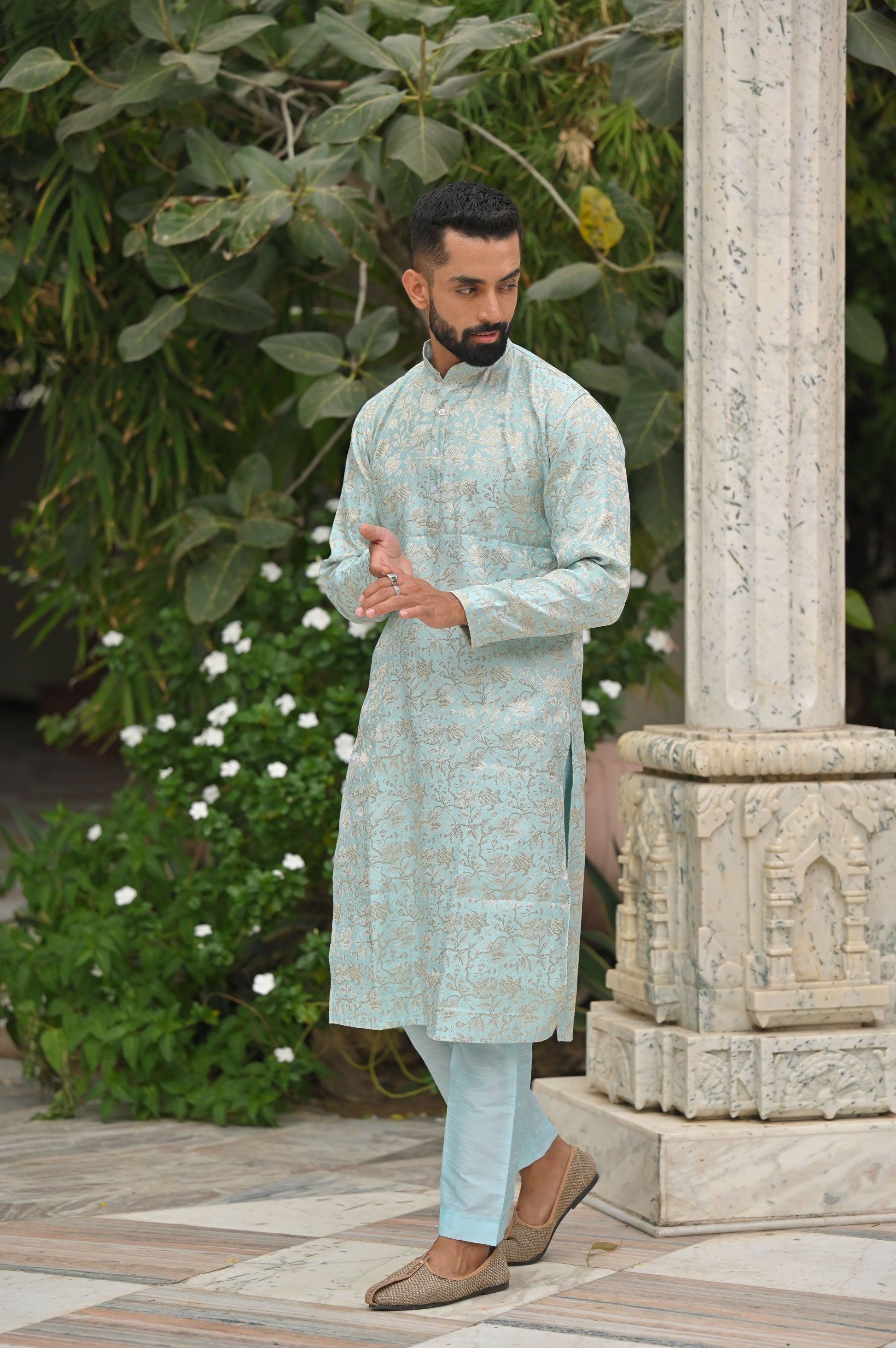 Men's Plus Size Skyline Accent Brocade Kurta Pajama