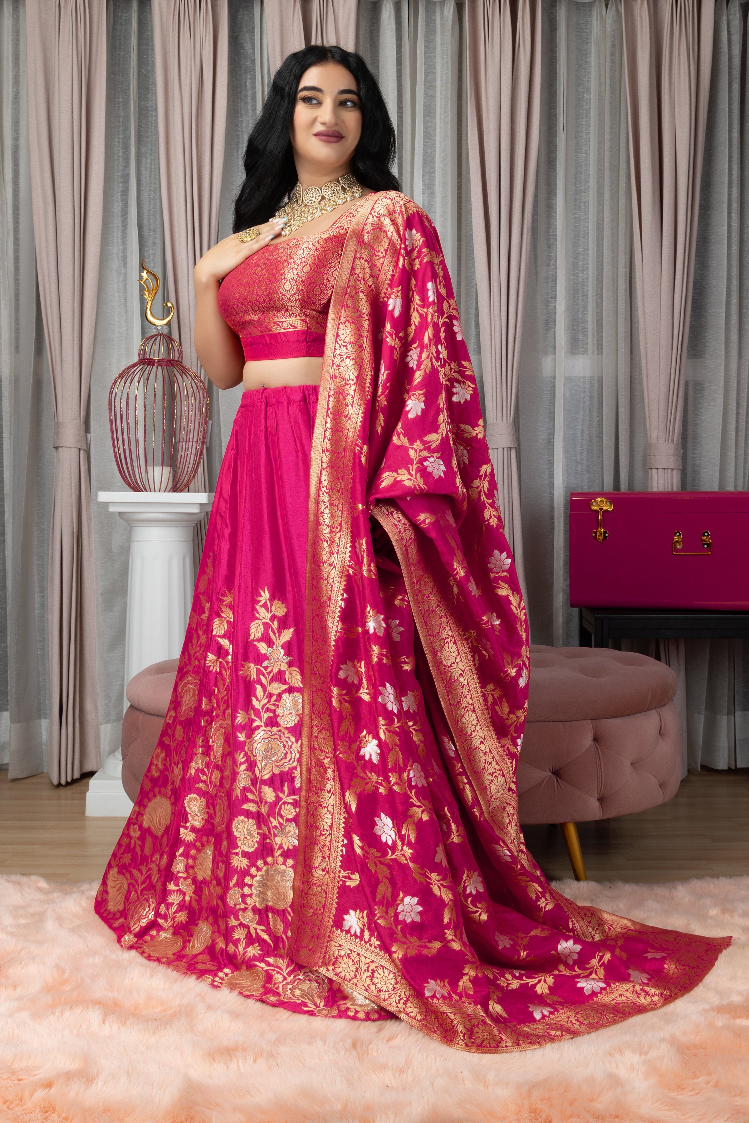 Gulabi lehenga hot sale