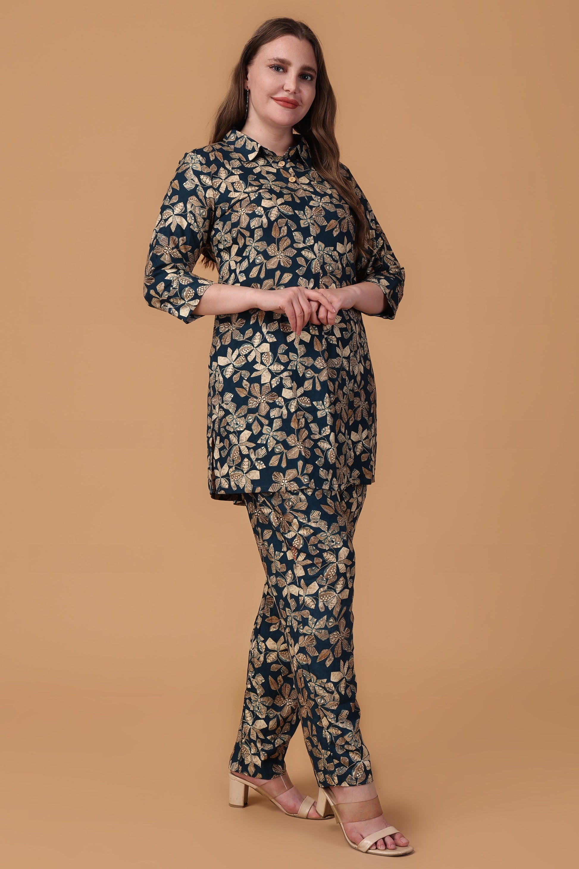 Women Plus Size Peacok Hues Foiled Co-ord Set